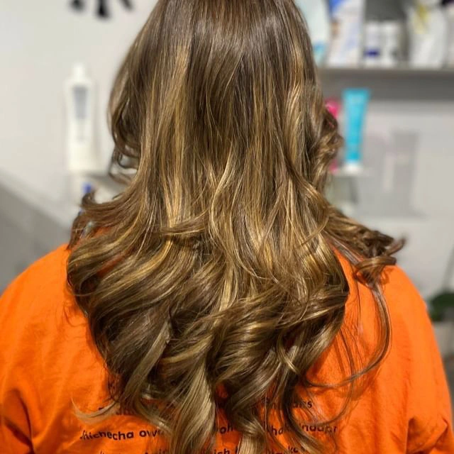 Best Haircuts for Women in Ruwis